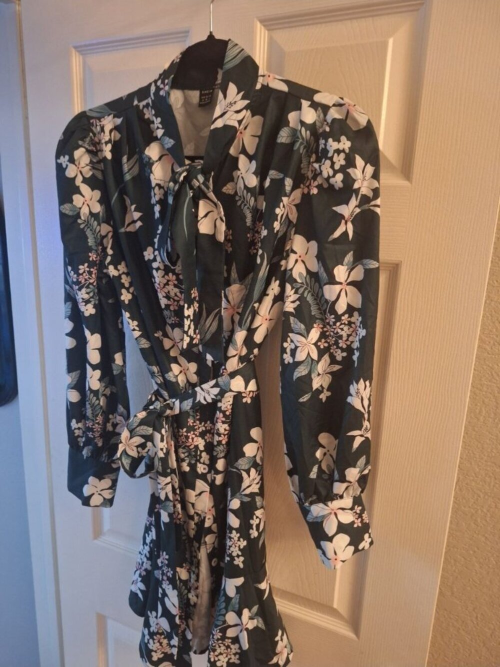 SHEIN Women’s Green Floral Mini Dress Medium Long Sleeve Tie Waist